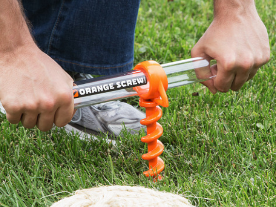 Screw online in stakes